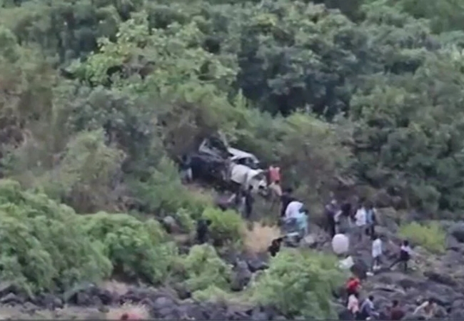 Six dead as car falls into 600-foot gorge in ghat area of Maharashtra's Nashik